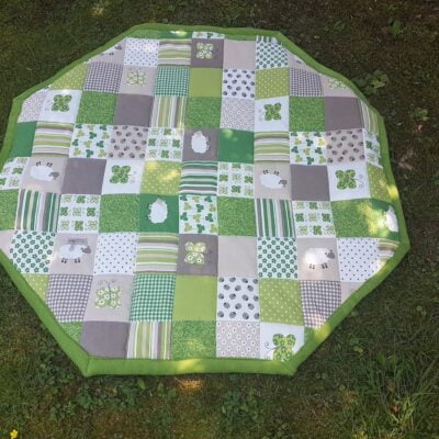 Krabbeldecke Glücksklee im Patchworkdesign 8-eckig
