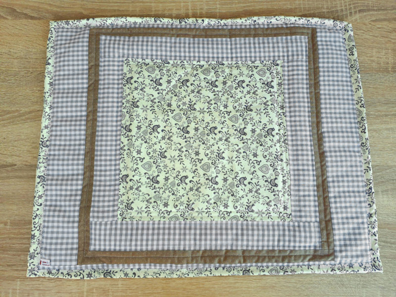 Tischdeckchen Mitteldecke Table Topper Patchworkdeckchen für Weihnachten mit Vögel im skandinavischen Design, Weihnachtsmotiv