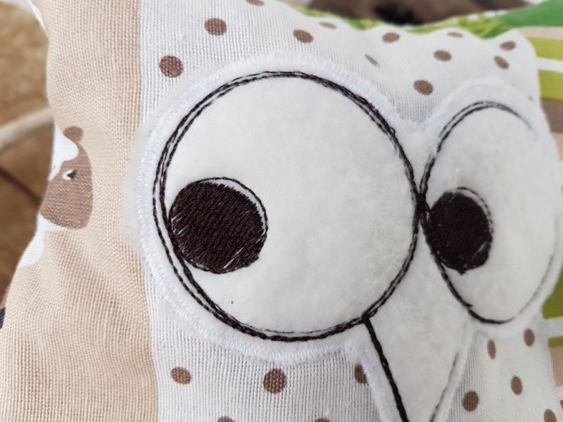 Kuschelkissen Eule, Eulenkissen Elfriede gefüllt mit Name bestickt