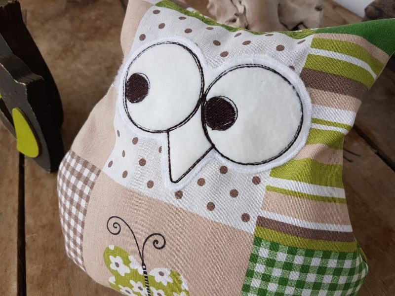 Kuschelkissen Eule, Eulenkissen Elfriede gefüllt mit Name bestickt