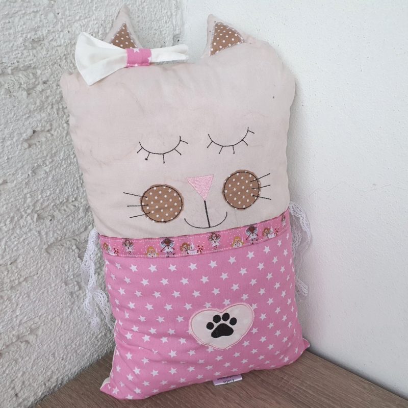 Nestchen Kissen für Bettumrandung in Form eine Katze