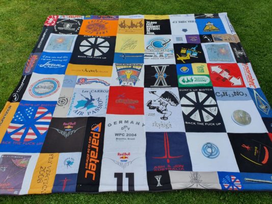 XXL T-Shirt Decke als Tagesdecke 2 x 2 m
