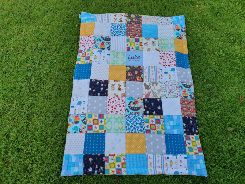 Patchworkdecke mit Name
