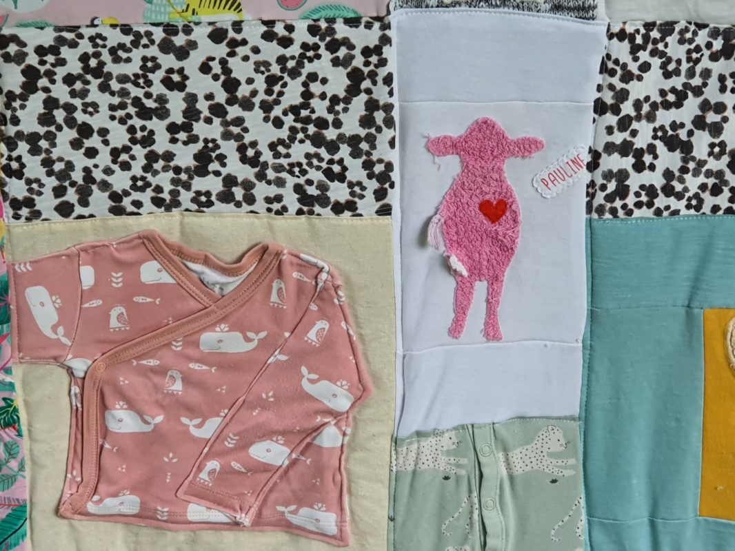 Erinnerungsdecke aus Babykleidung