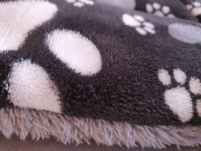 Sofaschoner für Hunde, Wellnessfleece weiches kleines Deckchen als Schutz für Sofa
