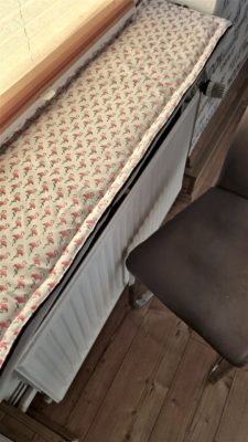 Passegenaue Fensterbankauflage genäht für Gerhards Kater