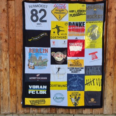 gepuzzelte Sport Shirts als Decke mit Rand