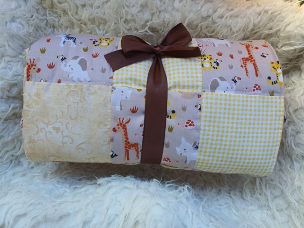 Patchwork Babydecke mit Name und eigenem Stickbild - ideales Geschenk zur Geburt oder Taufe