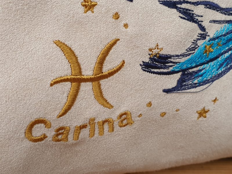 Sternzeichen Kissen - Kissen mit Sternzeichen eingestickt und Name mit Zodiakzeichen