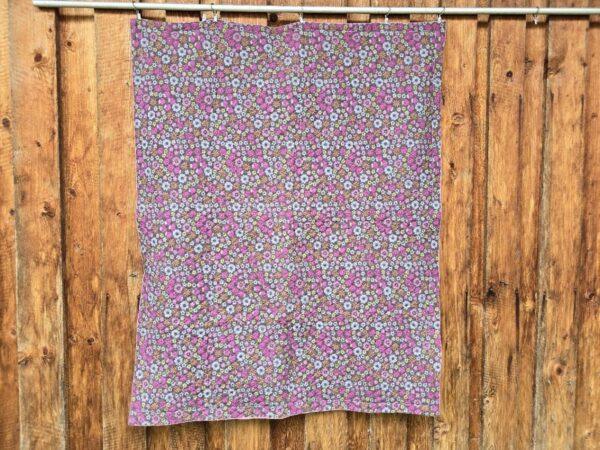Decke mit Steppstoff lila mit Blumen ca. 135 x 105 cm – Bild 3