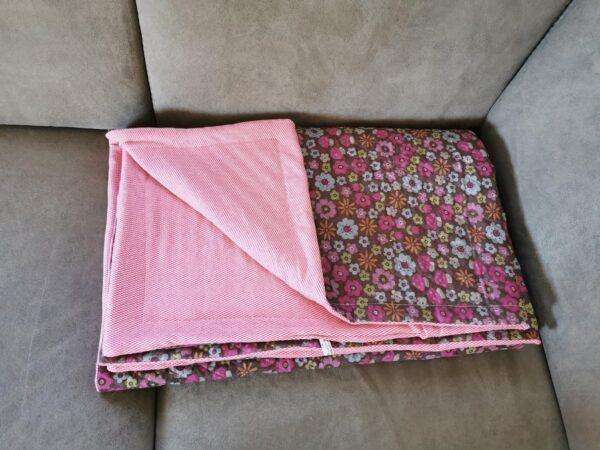 Decke mit Steppstoff lila mit Blumen ca. 135 x 105 cm – Bild 2