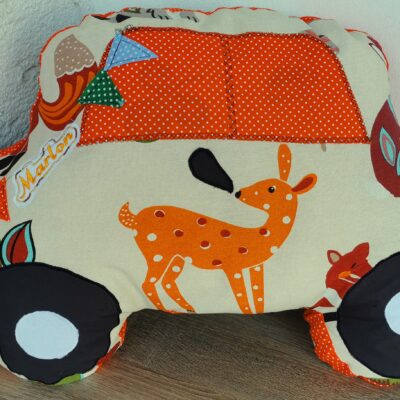 Kuschlkissen in Form eines Autos mit Name, Girlande für Auto, Camper, Campingwagen