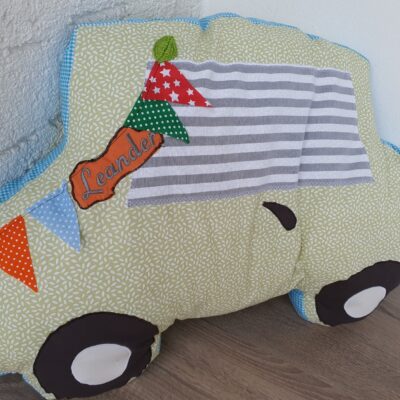 Alternative view of Kissen AUTO mit Name und Girlande