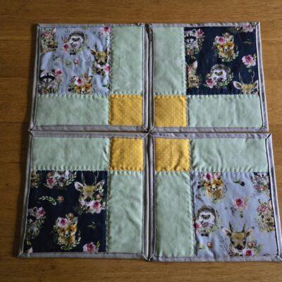 Platzsets "Waldtiere" 4er Set Patchwork / Cocktail Untersetzer / Patchwork Mitteldeckchen, Table Topper