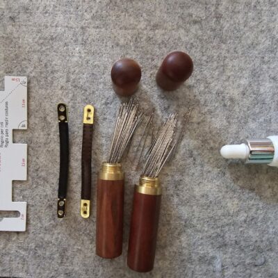 nützliches Material und Nähzubehör zu Flohmarktpreisen zu verkaufen