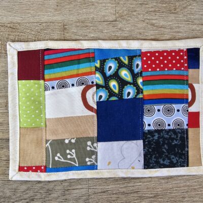 Tassenteppich, mug rug, Tassenuntersetzer aus Stoff genäht
