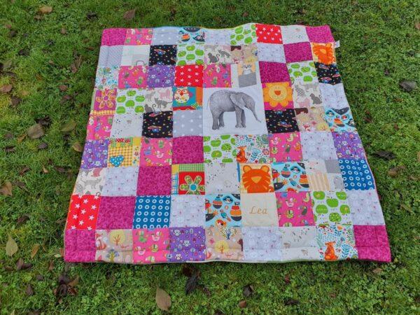 DouDou Patchworkdecke mit Panel mittig zum Pauschalpreis.