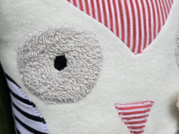 Patchworkeule HEDWIG aus Kleidung – Bild 2