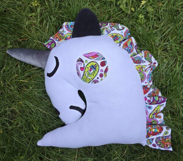 Einhorn Kissen LUNA aus Kleidung
