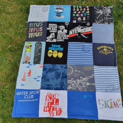 Patchworkdecke aus Kleidung Verstorbener – Bild 28