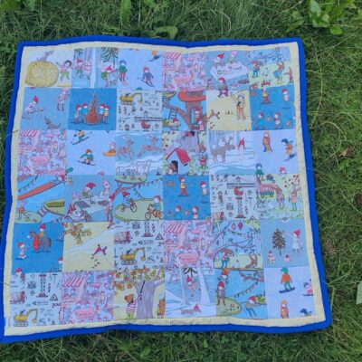 Erinnerungsdecke aus Baby- Kinderkleidung – Bild 23