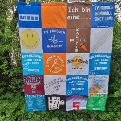 Patchworkdecke aus Kleidung Verstorbener – Bild 29