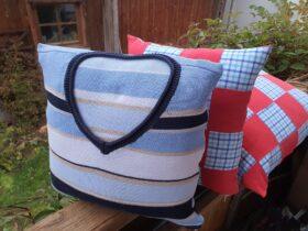 Erinnerungskissen genäht aus Lieblingskleidung und Kleidugn von Verstorbenen.