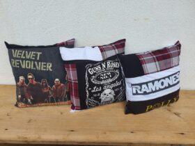 Erinnerungskissen genäht aus Lieblingskleidung und Kleidugn von Verstorbenen.