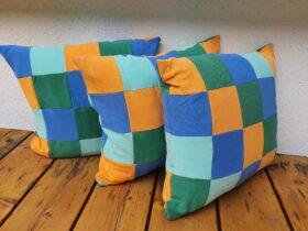 Erinnerungskissen genäht aus Lieblingskleidung und Kleidugn von Verstorbenen.