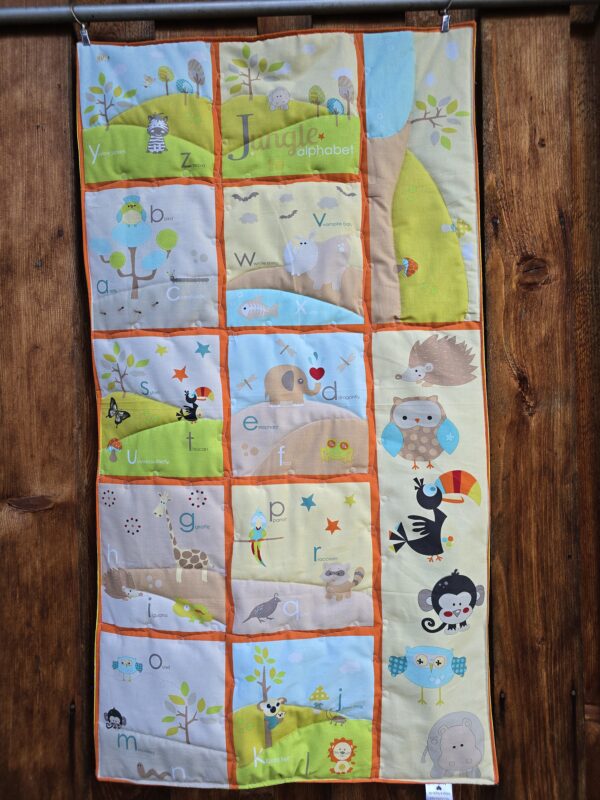 Lerndecke für englische Tierbegriffe. handmade Patchworkdesign Decke für Babys und Kleinkinder