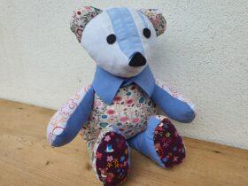 Erinnerungsbär BENNY als Memorybär genäht aus Kleidung von Verstorbenen