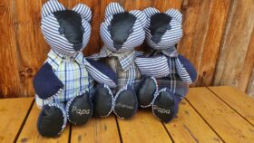 Erinnerungsbär BENNY als Memorybär genäht aus Kleidung von Verstorbenen