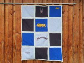 T-Shirtdecke als Patchworkdecke nähen lassen aus geliebten T-Shirts, College Shirts, Souvenir T-Shirts, Band T-Shirts und Sporttrikots.