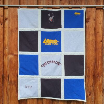 T-Shirtdecke als Patchworkdecke nähen lassen aus geliebten T-Shirts, College Shirts, Souvenir T-Shirts, Band T-Shirts und Sporttrikots.