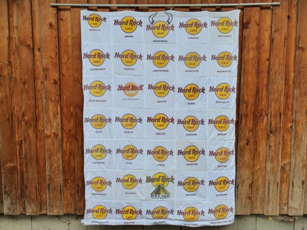 T-Shirtdecke als Patchworkdecke nähen lassen aus geliebten T-Shirts, College Shirts, Souvenir T-Shirts, Band T-Shirts und Sporttrikots.