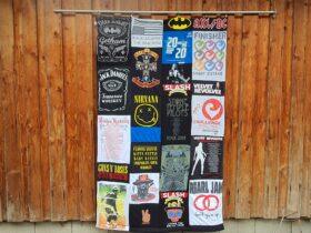 T-Shirtdecke als Patchworkdecke nähen lassen aus geliebten T-Shirts, College Shirts, Souvenir T-Shirts, Band T-Shirts und Sporttrikots.