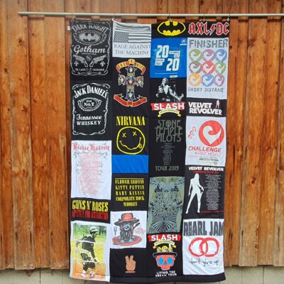 T-Shirtdecke als Patchworkdecke nähen lassen aus geliebten T-Shirts, College Shirts, Souvenir T-Shirts, Band T-Shirts und Sporttrikots.