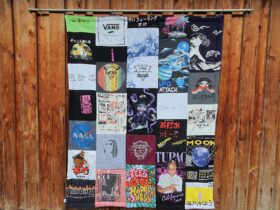T-Shirtdecke als Patchworkdecke nähen lassen aus geliebten T-Shirts, College Shirts, Souvenir T-Shirts, Band T-Shirts und Sporttrikots.