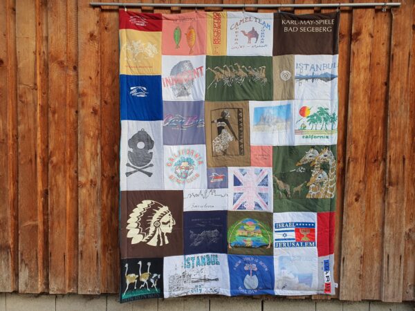 Decke aus T-Shirts, Trikots – Bild 15
