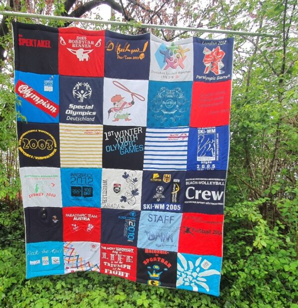 Decke aus T-Shirts, Trikots – Bild 5
