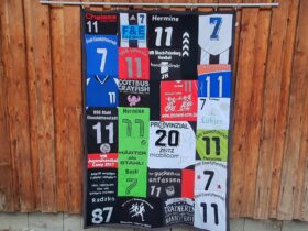 T-Shirtdecke als Patchworkdecke nähen lassen aus geliebten T-Shirts, College Shirts, Souvenir T-Shirts, Band T-Shirts und Sporttrikots.
