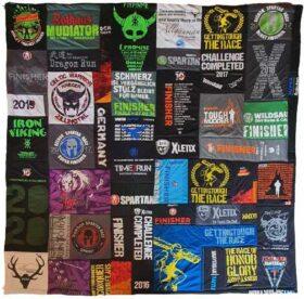 T-Shirtdecke als Patchworkdecke nähen lassen aus geliebten T-Shirts, College Shirts, Souvenir T-Shirts, Band T-Shirts und Sporttrikots.