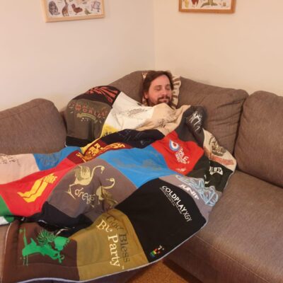 Patchworkdecke aus T-Shirts & Trikots – Bild 3