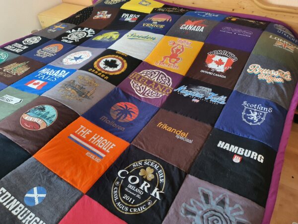 Decke aus T-Shirts, Trikots – Bild 7