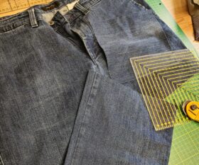 Upcycling - Täschchen, Kosmetiktäschchen und Kulturbeutel genäht aus Kleidung, wie Jeans, T-Shirts.