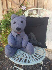 Erinnerungsbär BENNY als Memorybär genäht aus Kleidung von Verstorbenen