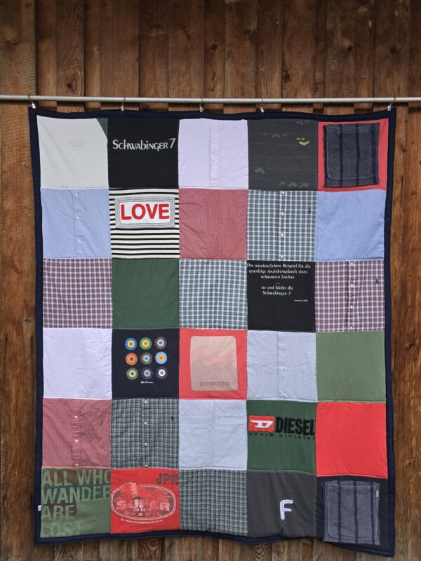 Patchworkdecke aus Kleidung
