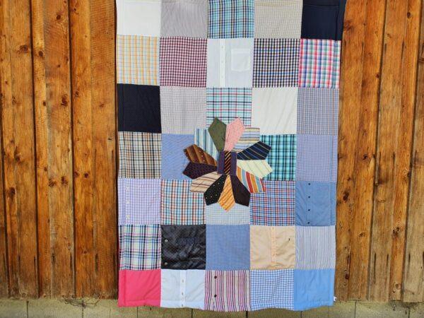 Patchworkdecke aus Kleidung – Bild 4