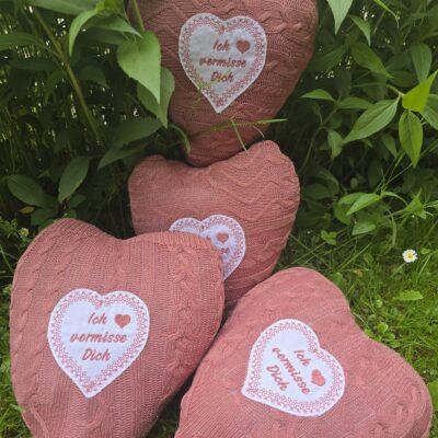 Erinnerungskissen in Herzform mit Quilt Label