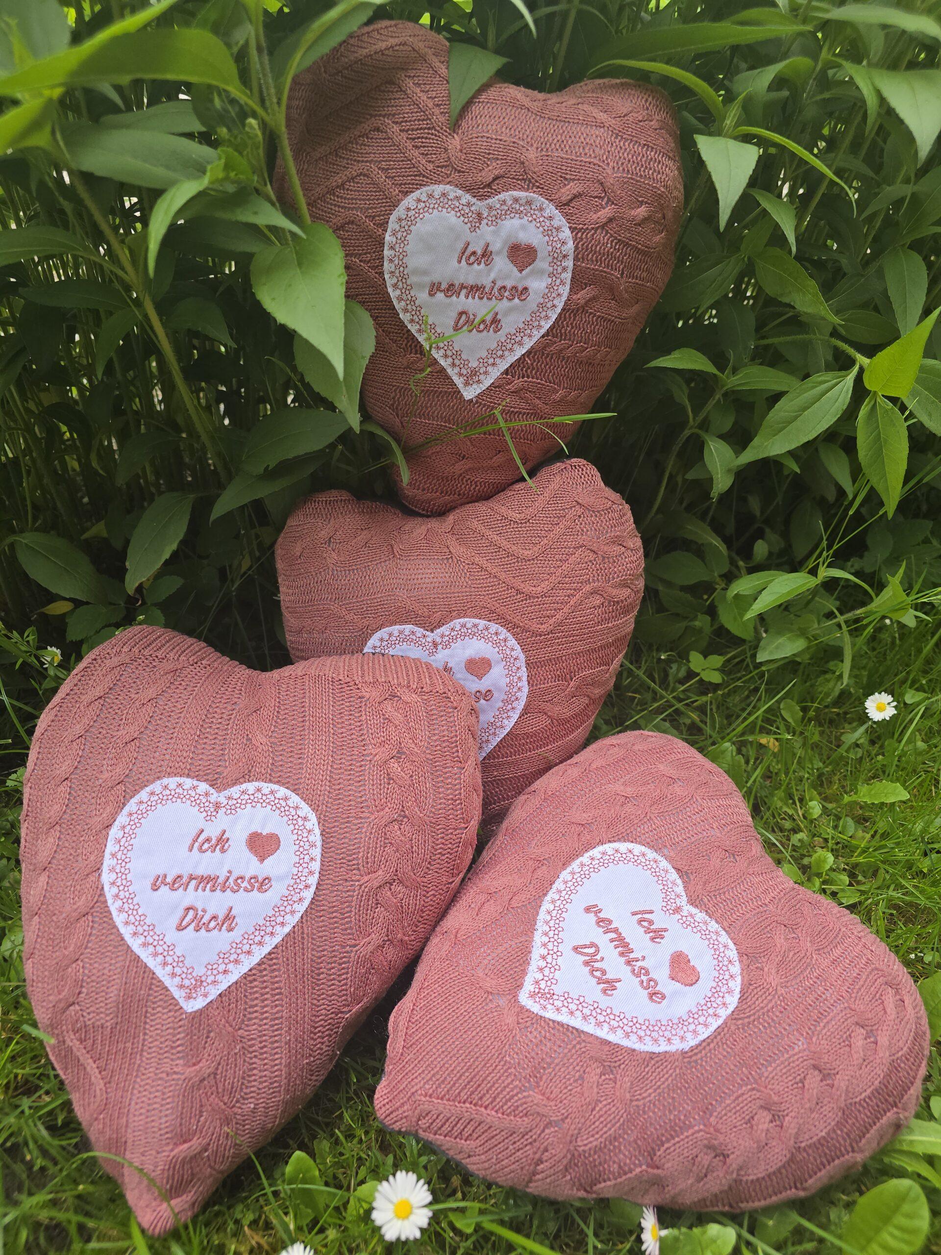 Erinnerungskissen in Herzform mit Quilt Label